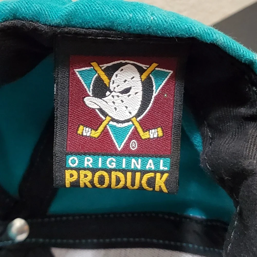 Vintage 90s Official Anaheim Mighty Ducks Velore Purple / Teal Snapback Hat RARE
